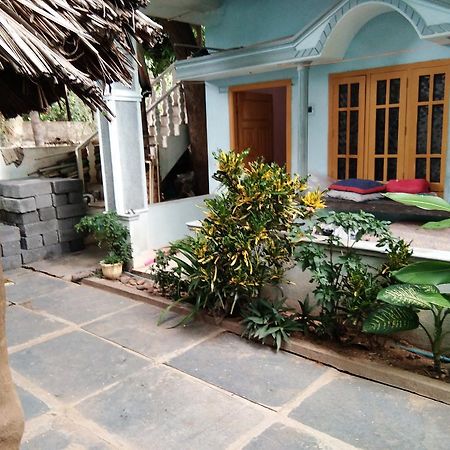 Bobby Guest House Хампи Экстерьер фото